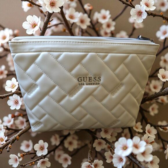 NWT Guess Kelce Travel Cosmetic Bag Cream Color Makeup Toiletry Pouch Organizer - Picture 10 of 11